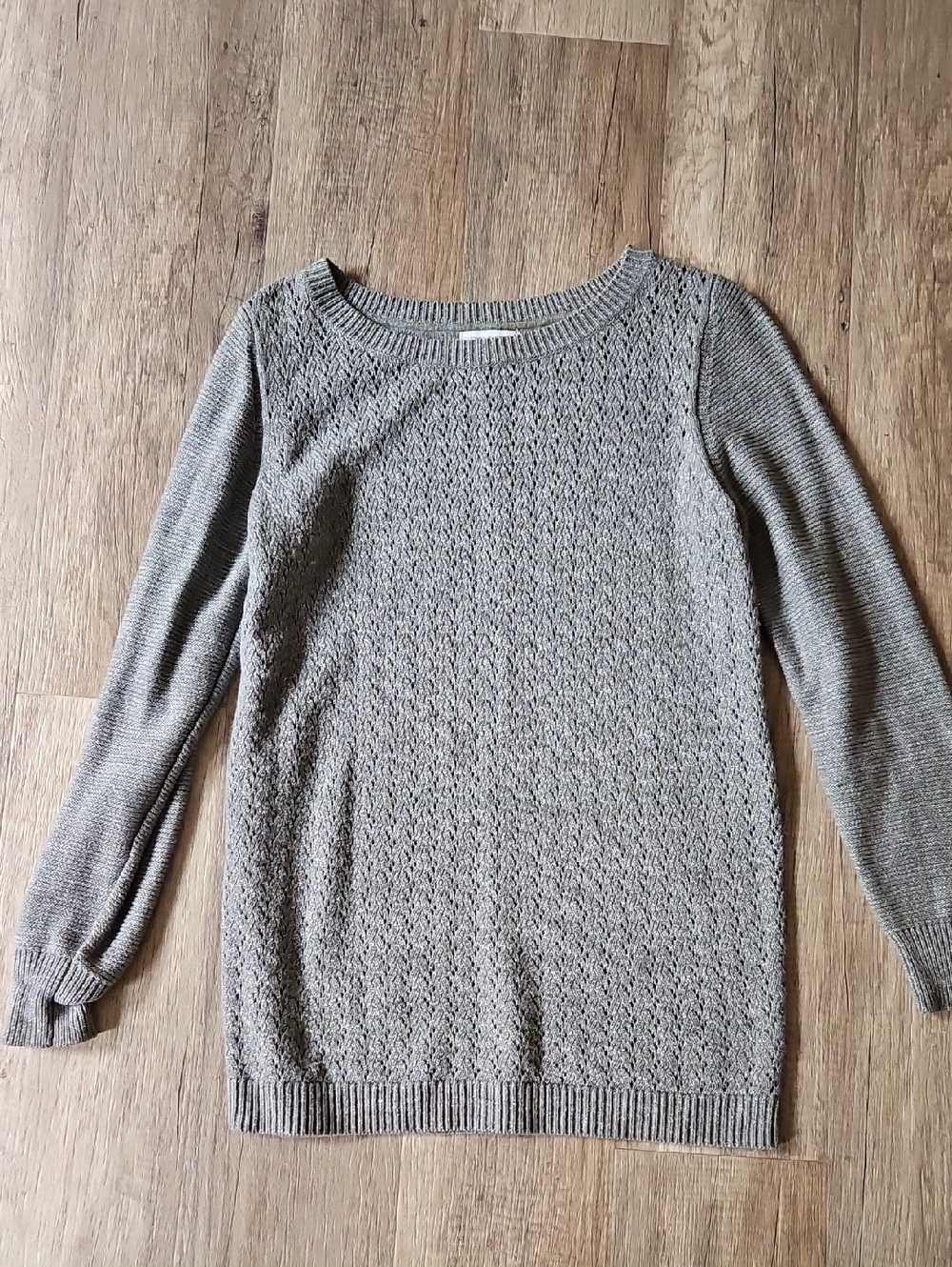 Liz Lange Gray Textured Knit Crewneck Sweater